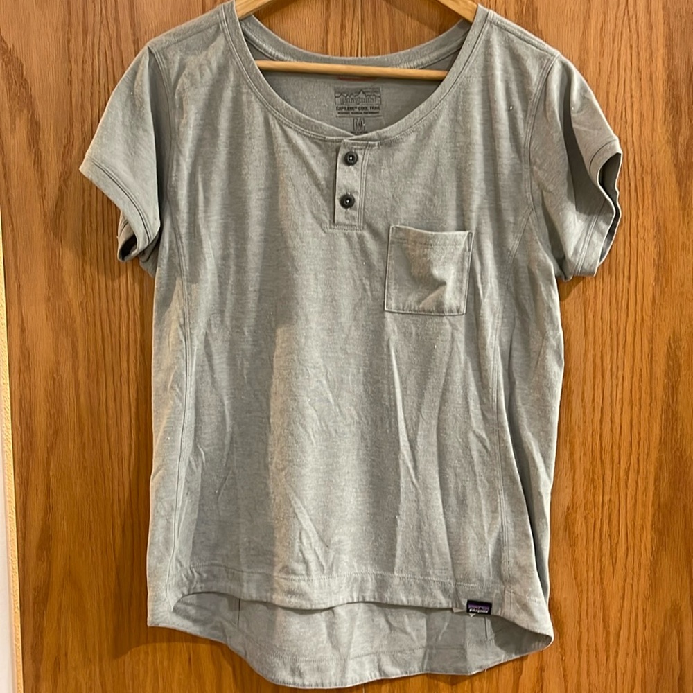 Patagonia Light Gray Short Sleeve Tee Caplilene Cool Trail